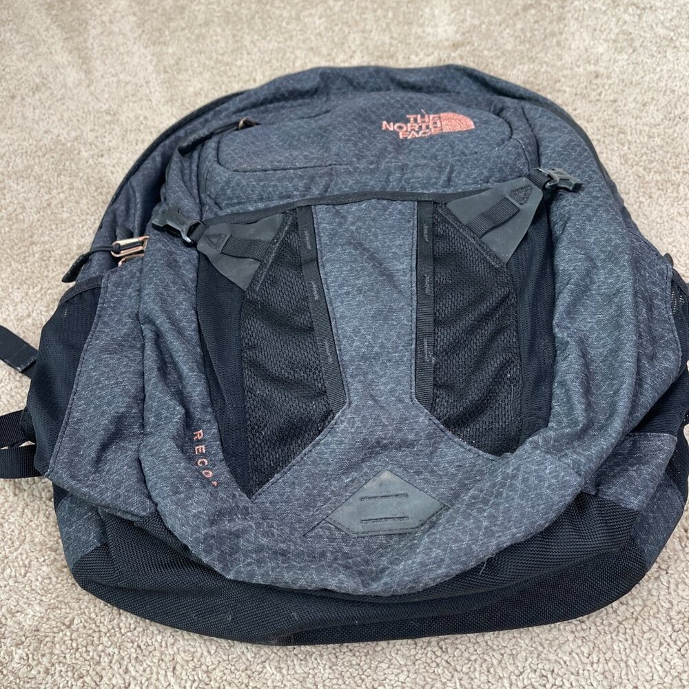 The North Face Recon Backpack Black Rose Gold School Gym Travel Laptop Work - Picture 2 of 14